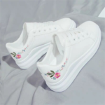 Tenis Blancos Para Mujer Con Plataforma Y Bordado Floral Blanco Flores 27 Mx