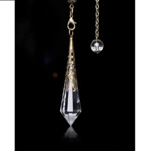 Péndulo pirámide de cristal con cadena vintage dorada
