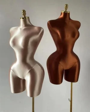 Maniquí torso femenino curvy blanco con base plana